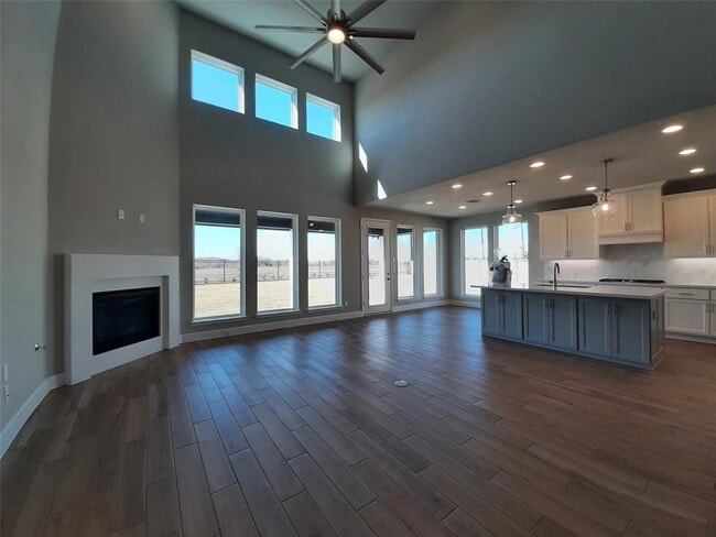 Building Photo - 7575 Pemberley Ct