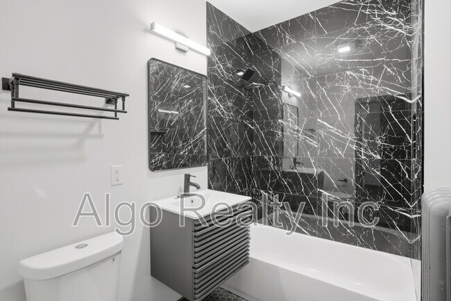 Building Photo - 3433 Portland Ave