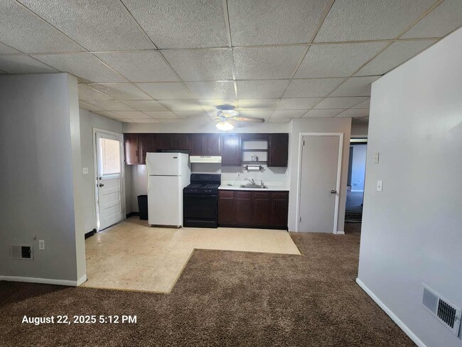 Building Photo - 424 Waddell Ave