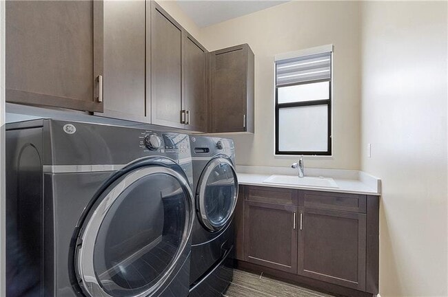 Building Photo - 11835 S Baypoint Cir