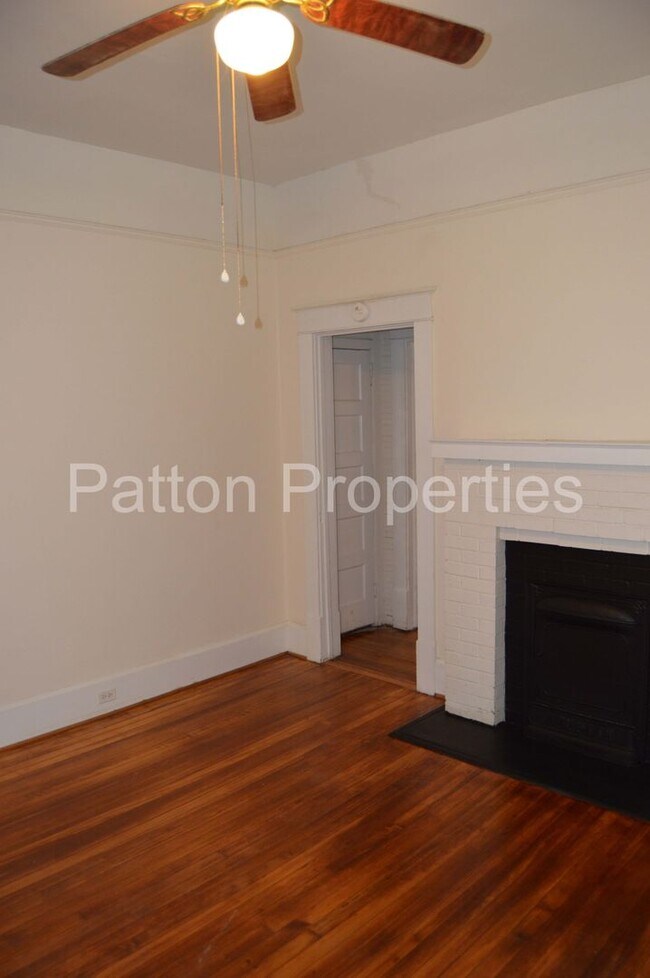 Building Photo - 1315-1317 Summerville Avenue - Inside CoC ...
