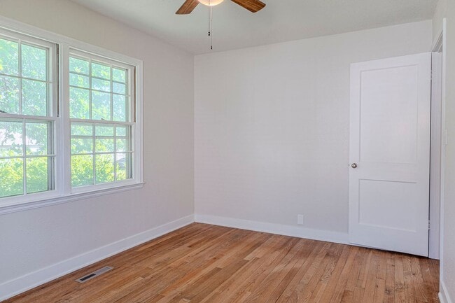 Building Photo - Spacious home for rent!