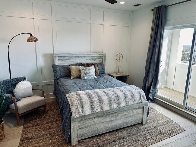 Building Photo - 704 Inspiration Blvd