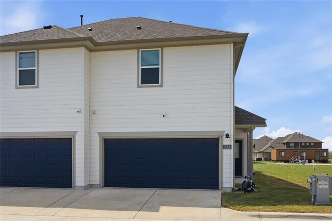 Building Photo - 135A Pinnacle Ln