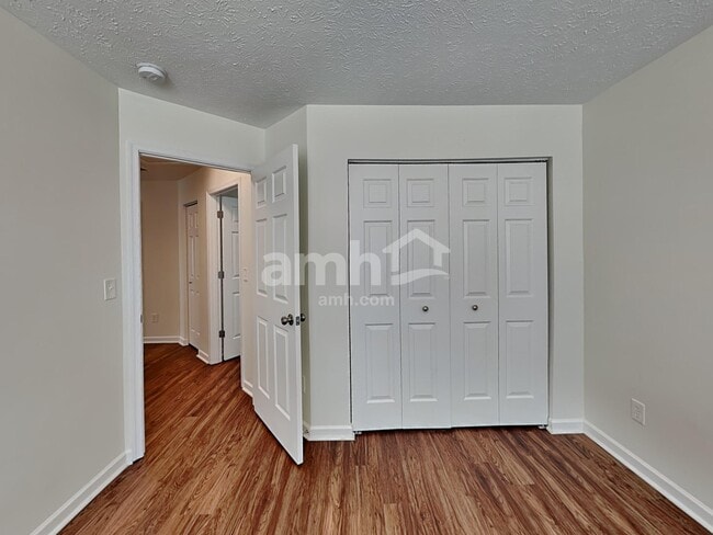 Building Photo - 257 Bannock Dr