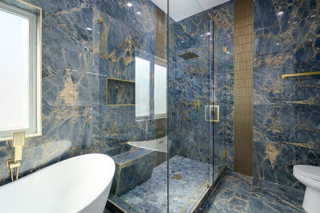 Building Photo - 6729 N 13th St