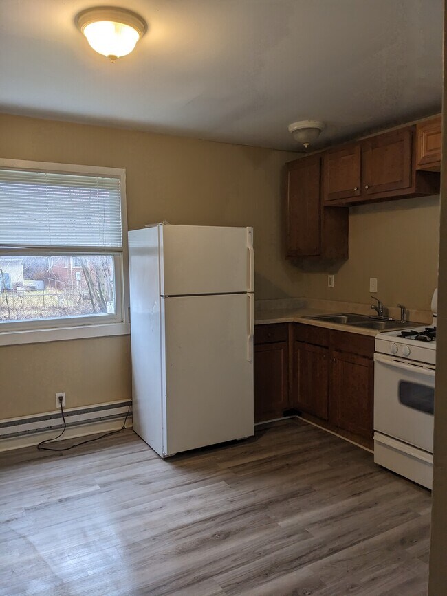 Building Photo - 3517 Hickory Street