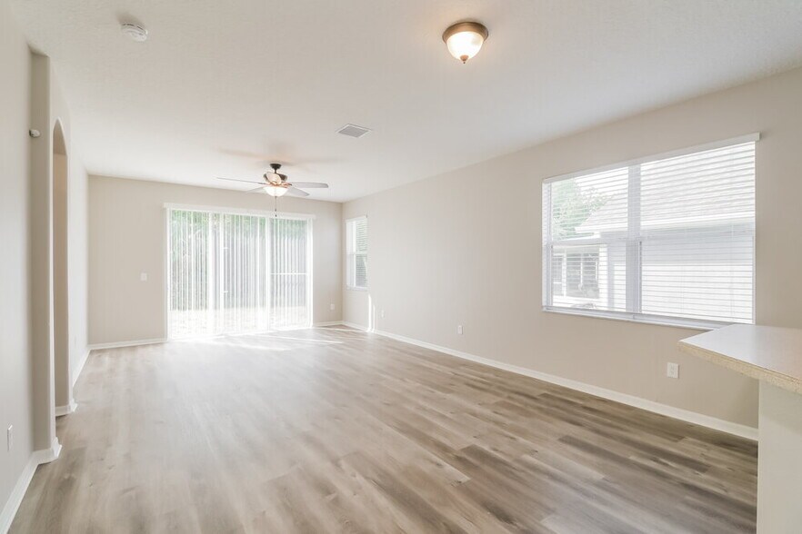 Building Photo - 5850 Sweet William Terrace