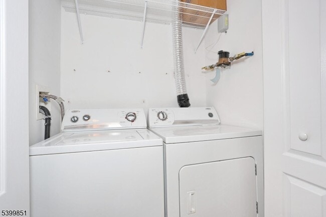 Building Photo - 6107 Brookhaven Court