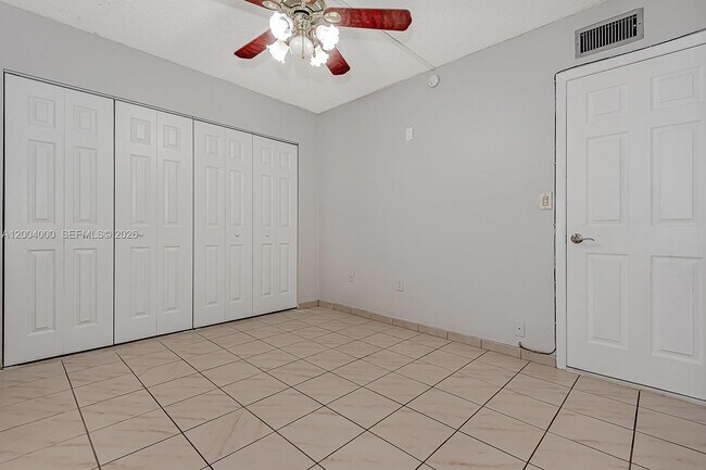 Building Photo - 740 NW 105th Pl