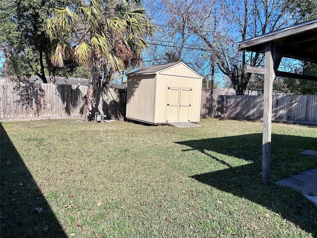 Building Photo - 1115 Shawnee St