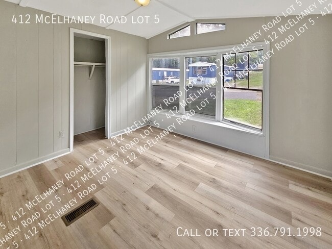 Building Photo - 412 McElhaney Rd