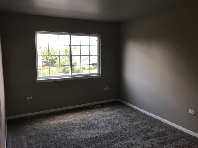 Building Photo - 538 Mallard Ln