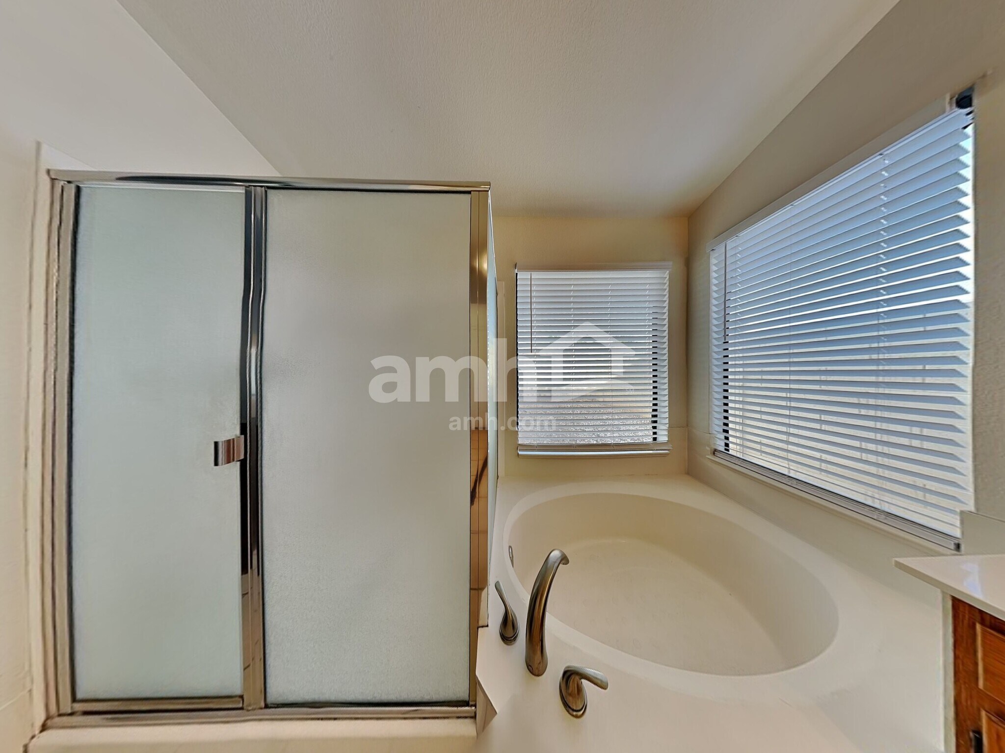 Building Photo - 3603 N 107th Dr