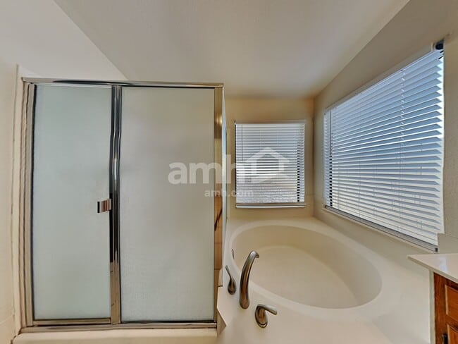 Building Photo - 3603 N 107th Dr
