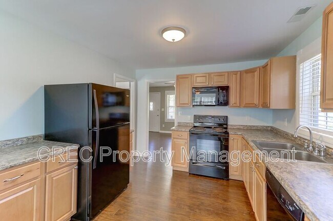 Building Photo - 2401 Eagle Dr