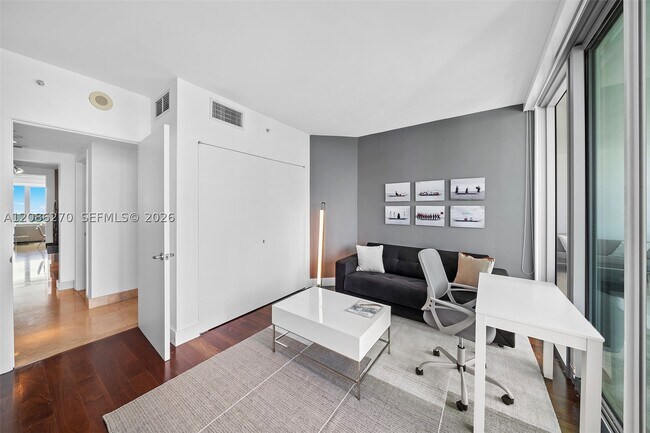 Building Photo - 1331 Brickell Bay Dr