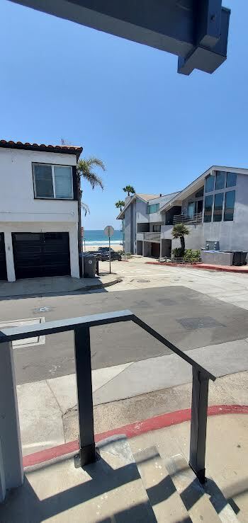 Building Photo - 3822 Ocean Dr
