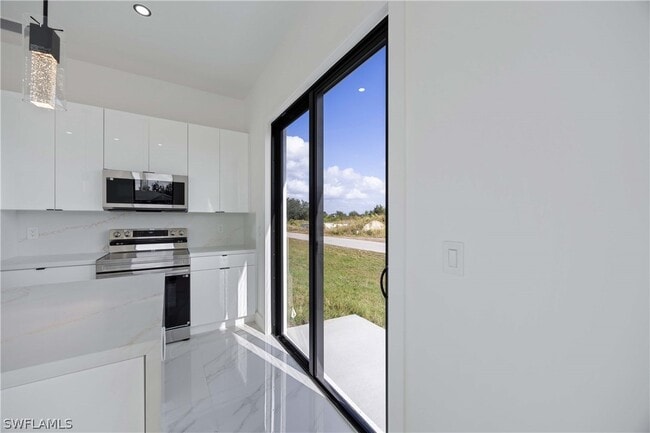 Building Photo - 1053 Marine Ave S