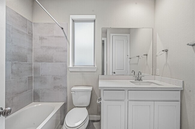 Building Photo - 7623 Coral Lk Dr