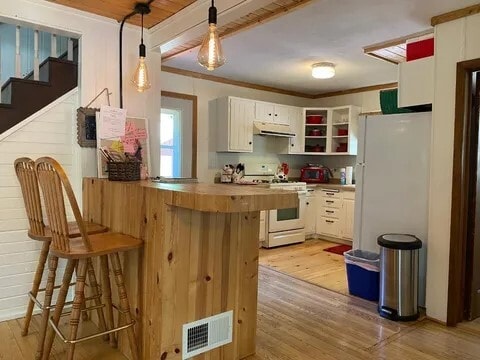 Building Photo - 9485 Country Club Rd