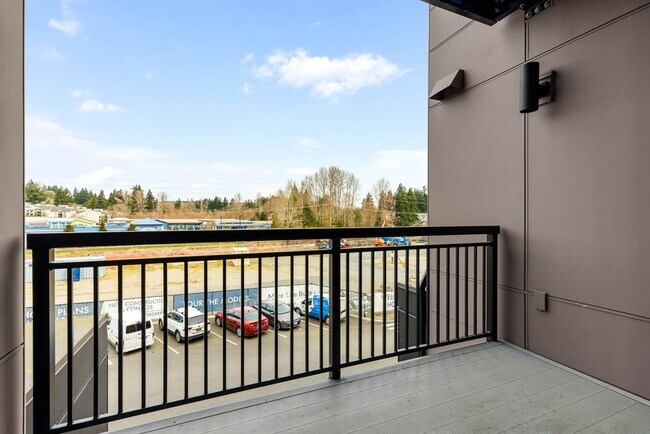 Building Photo - 6901 NE 184th Ln