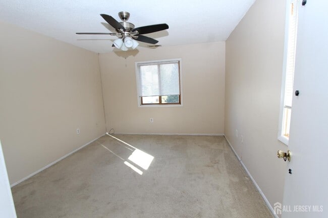 Building Photo - 2202 Aspen Dr