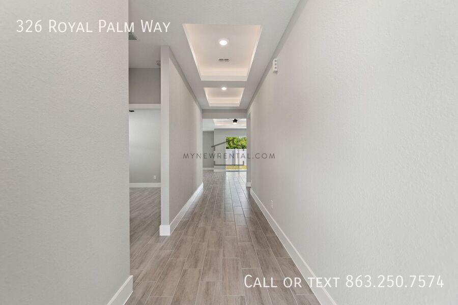 Building Photo - 326 Royal Palm Wy