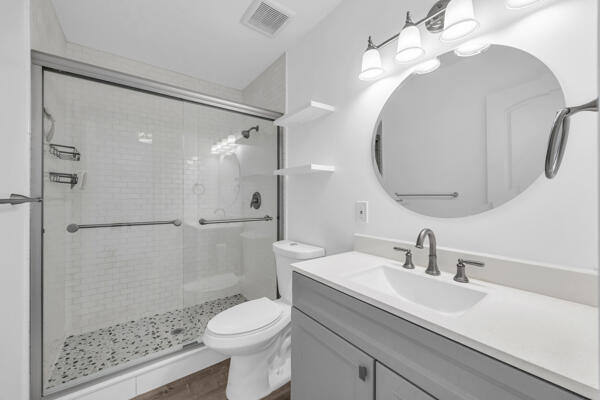 Building Photo - 415 N Cypress Dr