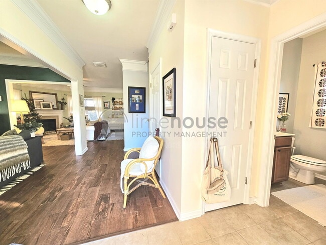 Building Photo - 820 Gem Ct