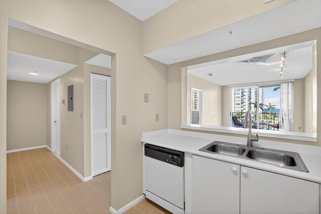 Building Photo - 3020 NE 32nd Ave