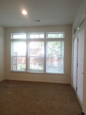Building Photo - 4712 Hanrahan Pl