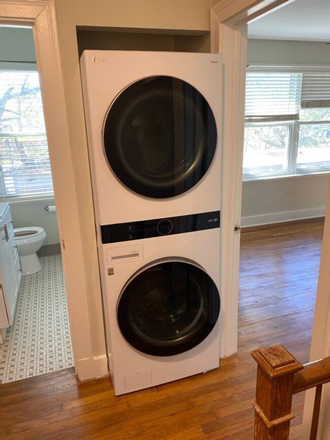 Building Photo - Great 2BR/1BA Condo Villa Rose