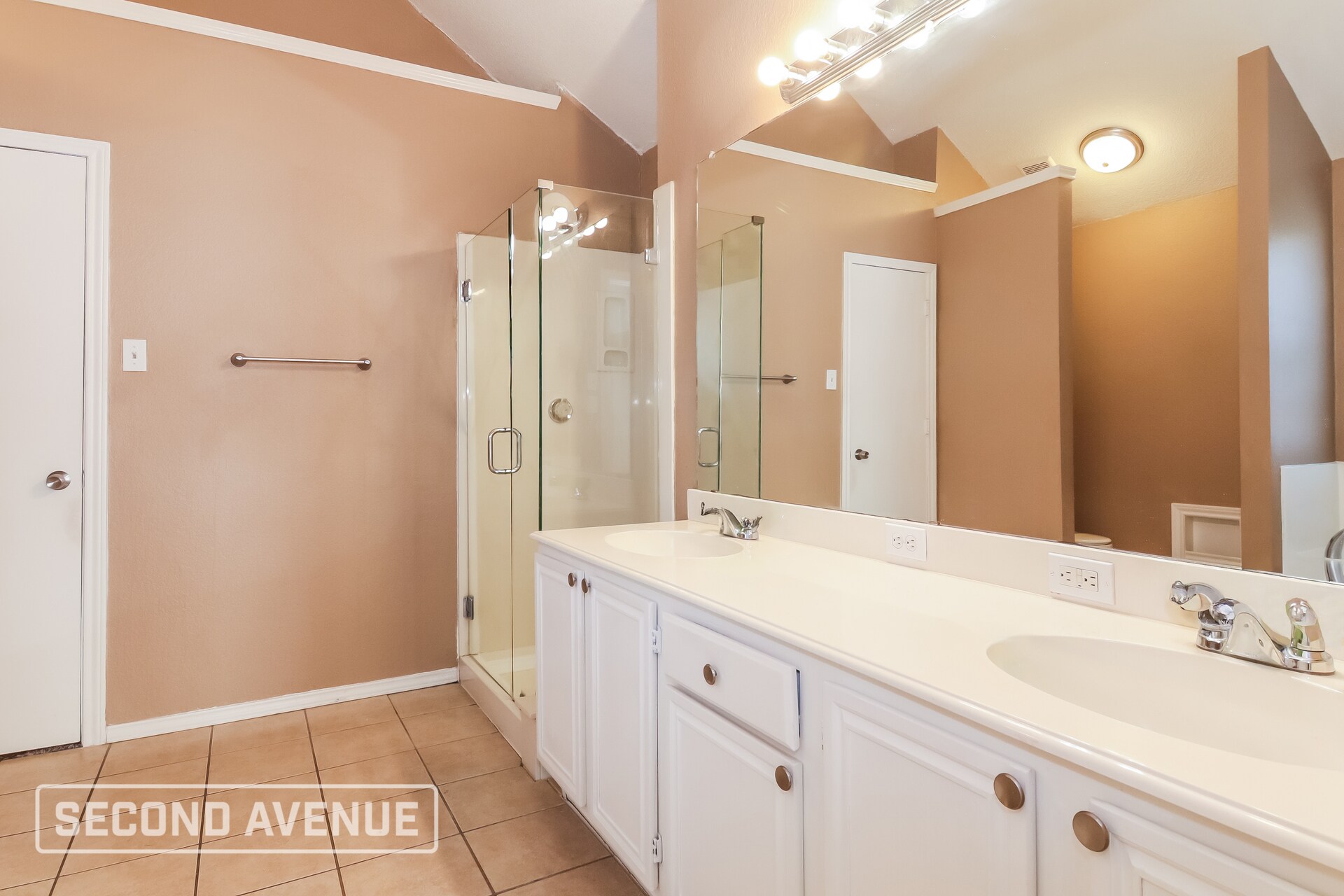 Building Photo - 616 Elm Falls Pl