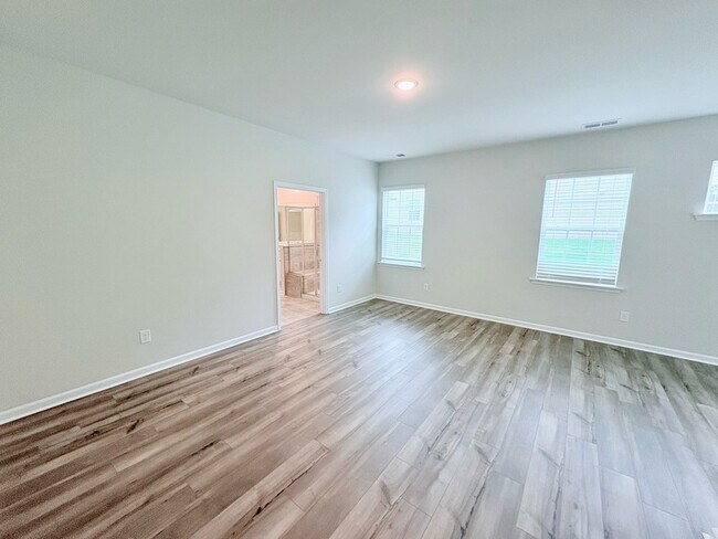 Building Photo - 137 Somerset Ln