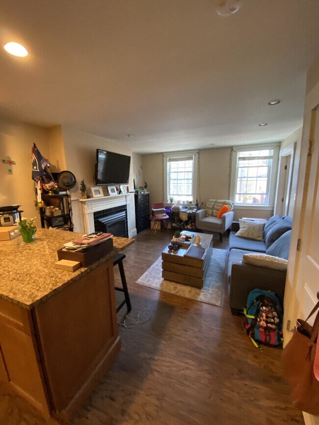 Building Photo - 2 S Cedar Pl