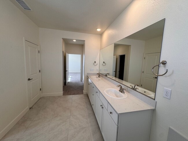 Building Photo - 6792 Pilot Peak Ct