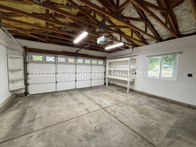 Building Photo - ATTENTION GARDENERS! Charming Indian Hills...