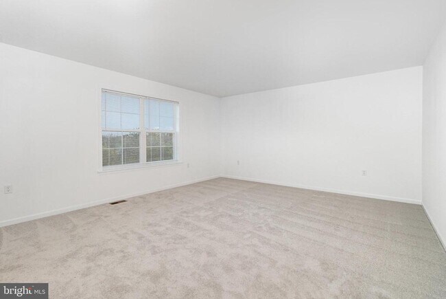 Building Photo - 7870 Briarwood Dr