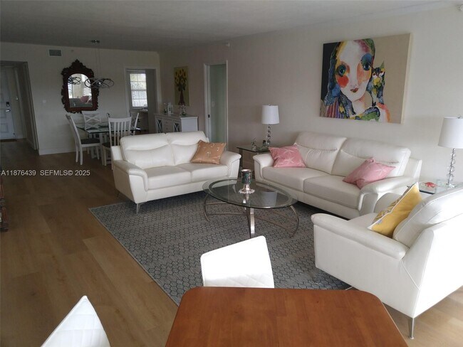 Building Photo - 3510 Oaks Way