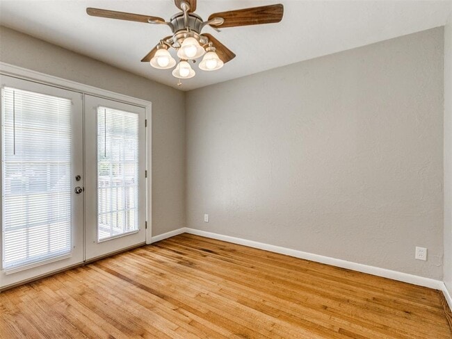 Building Photo - 710 Highland Pkwy