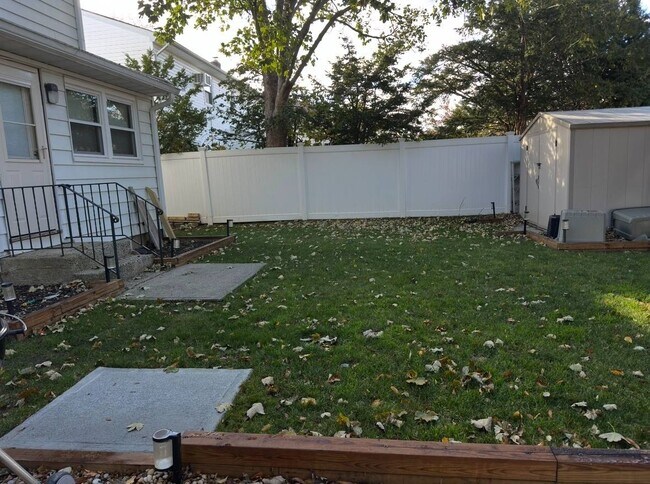 Building Photo - 107 Fairview Ave