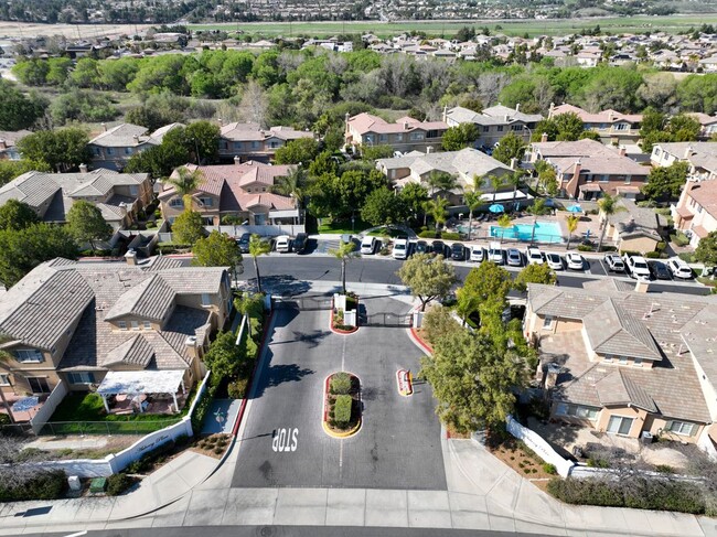 Building Photo - 33570 Emerson Way
