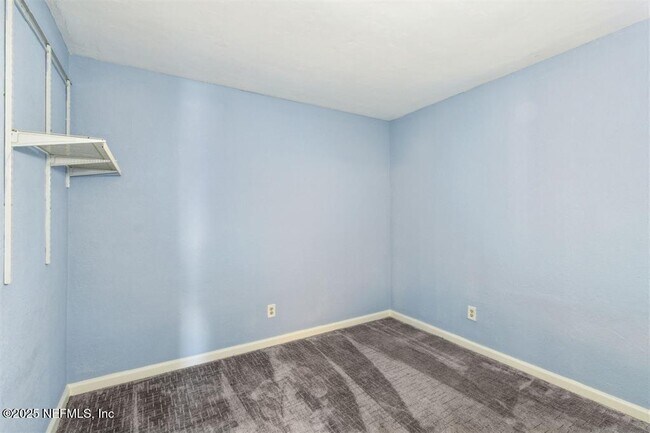 Building Photo - 2337 S Fletcher Ave