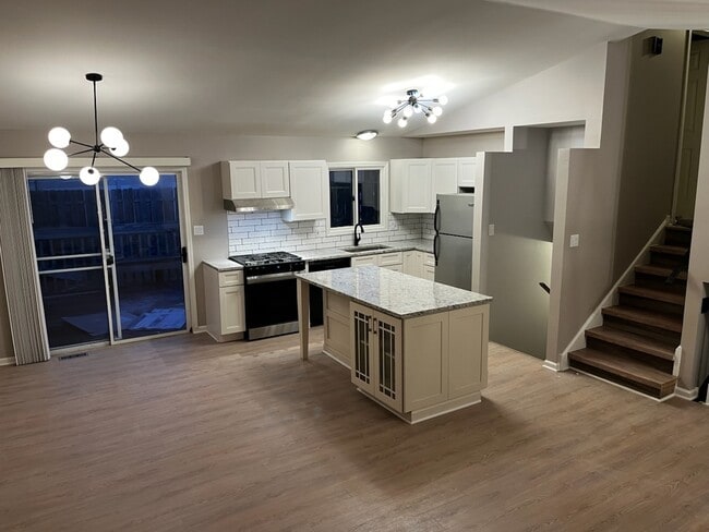 Building Photo - 1149 N Cardinal Dr