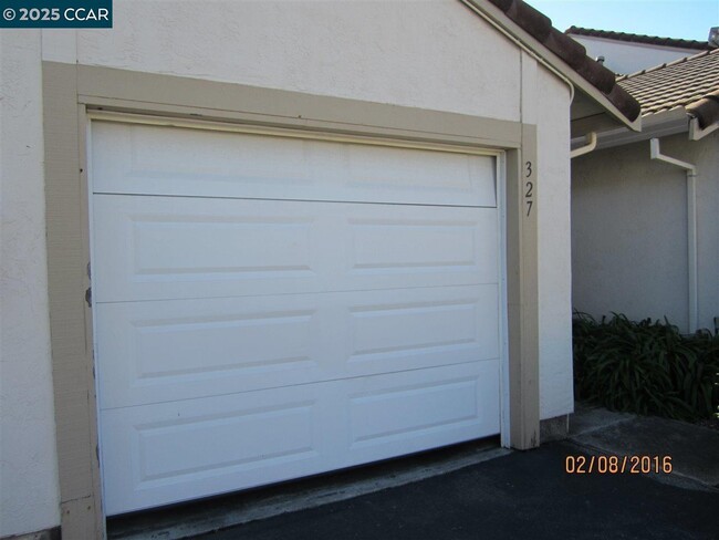 Building Photo - 327 Pantano Cir