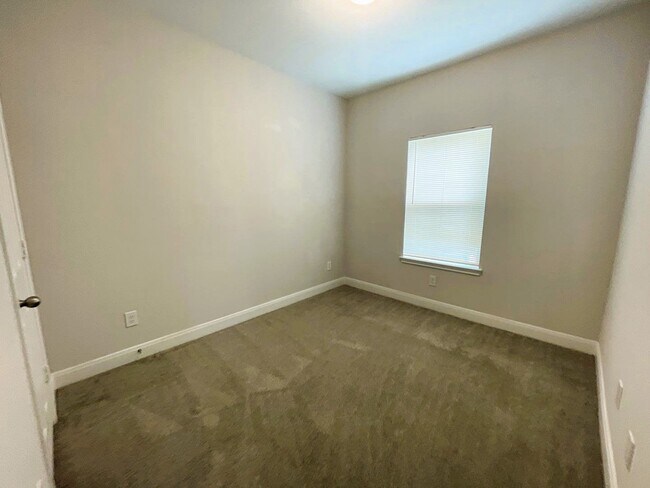 Building Photo - 2218 Bringhurst St