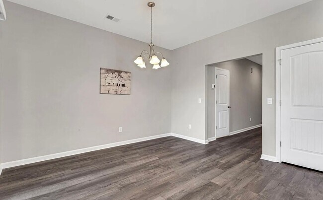 Building Photo - Stunning 3/2.5 Townhome Available Now!