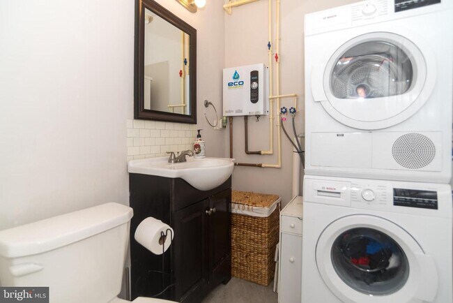 Building Photo - 70 Huckleberry Ln