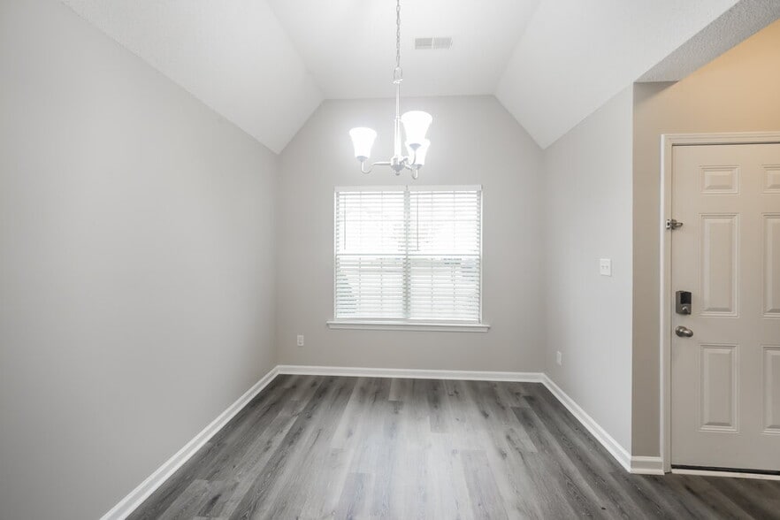 Building Photo - 7959 Ridgedale Dr